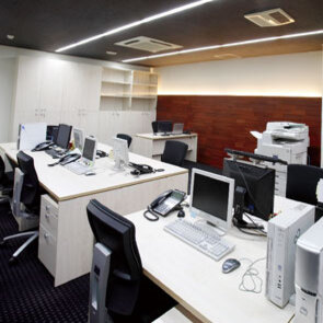 点在していたグループ会社6社を本社に移転